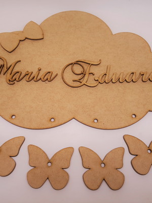Nuvem em mdf cru com nome e borboletas 30cm