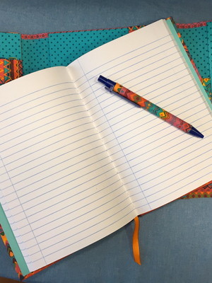Caderno com capa e fecho