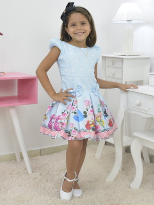 Vestido infantil com tema da alice no país das maravilhas