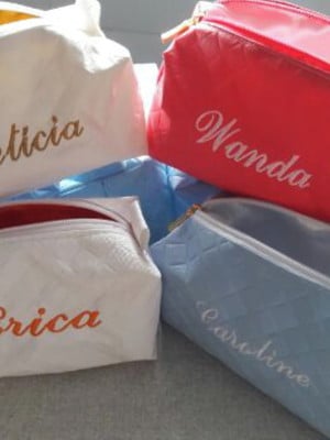 Necessaire bordada