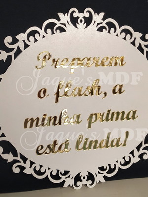 Placa oval personalizada com texto espelhado