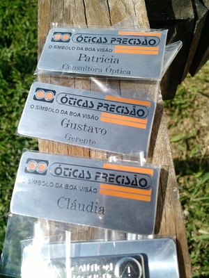 Kit 15 peças crachás personalizado com imã