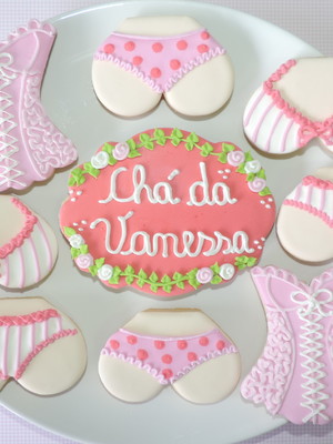 Biscoitos decorados chá de lingerie rosa
