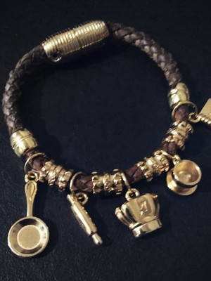 Pulseira feminina confeitaria gastronomia profissão banhada
