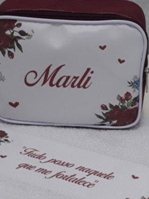 Kit necessaire + toalha lavabo