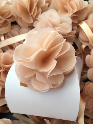50 caixas de papel com flores de tecido