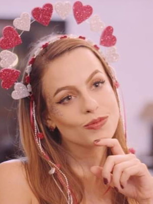 Tiara coraçoes pink e prata