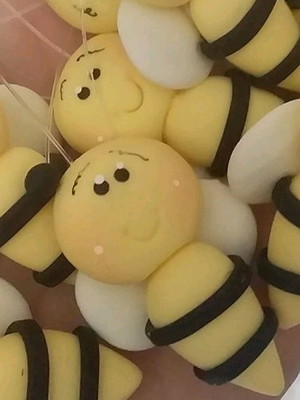 Aplique abelhas de biscuit para lembrancinhas