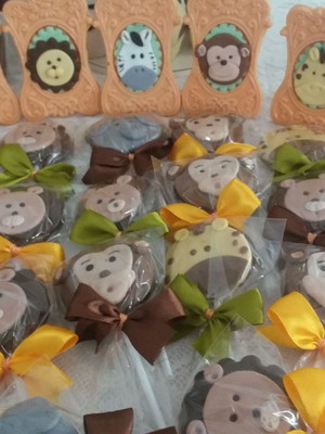 Pirulitos em chocolate tema safari