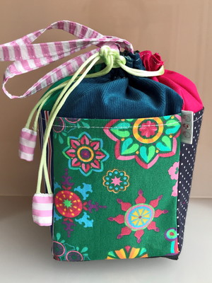 Necessaire térmica aluminizada para até 9 vidros