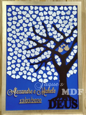Quadro árvore com 200 assinaturas deus