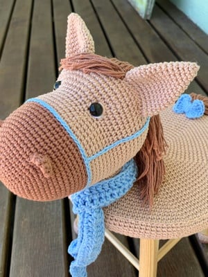 Banco cavalo amigurumi