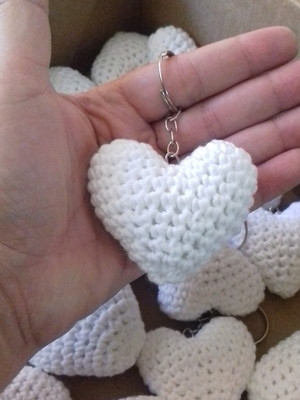 Chaveiro amigurumi coração