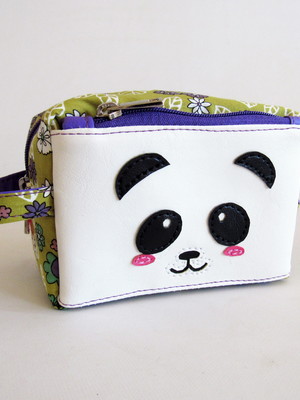 Necessaire temática panda estampa floral promoção