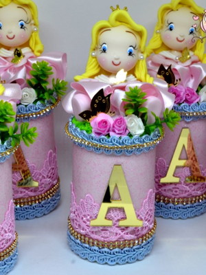 Cofrinho princesinha aurora