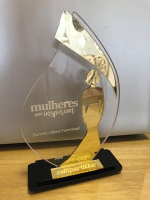 Troféu placa de homenagem em acrílico