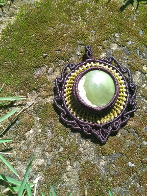 Colar mandala com pedra onix oliva