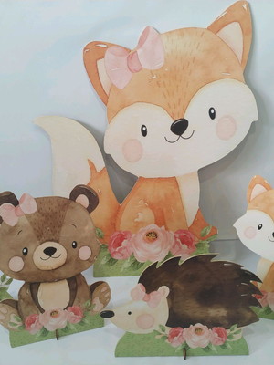Displays bosque encantado - menina