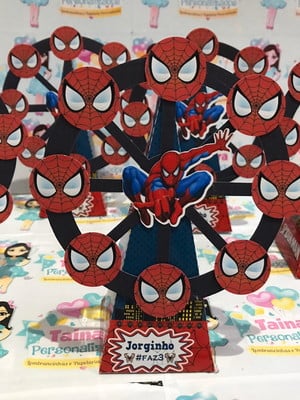Caixa pirâmide roda gigante homem aranha