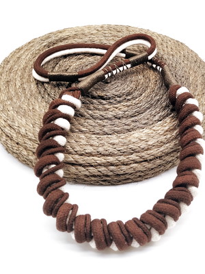 Colar de corda comprido macrame ruim