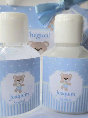 Álcool gel e hidratante na sacolinha