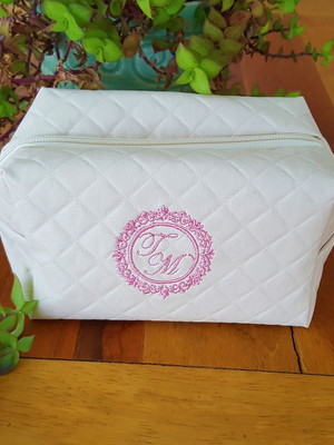 Necessaire madrinha bordada