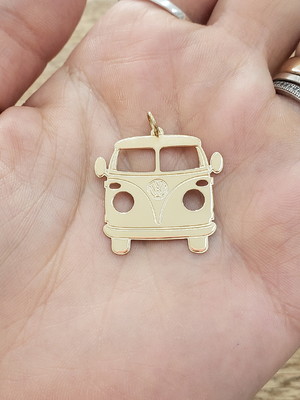 Pingente kombi ouro 18k.