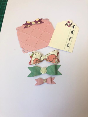 Kit tag e laço em papel tema boutique