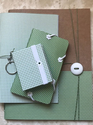 Kit cadernos, pasta e chaveiro post it