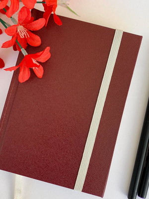 Caderno a6 (pequeno) pontilhado 100 folhas 90g