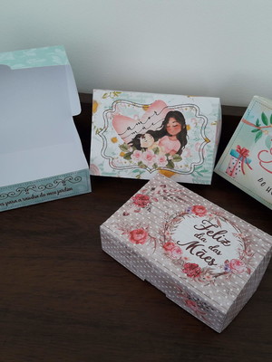 Caixa 06 docinhos dia das mães