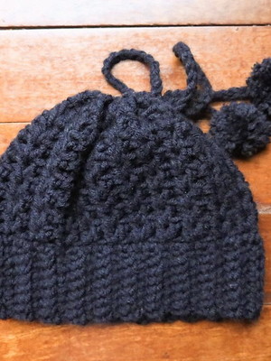Gorro de crochê com abertura