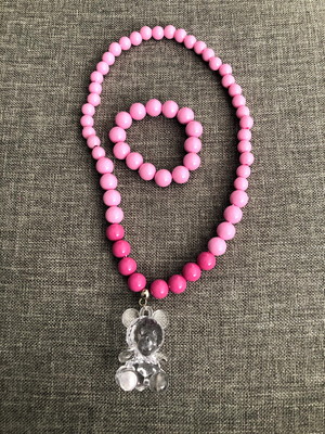 Conjunto colar e pulseira rosa com urso