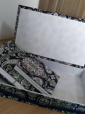 Caixa com caderno artesanal e bloco