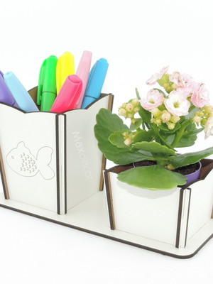 Porta canetas e flor centro de mesa branco peixe