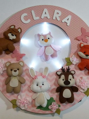 Enfeite de animais na floresta para menina