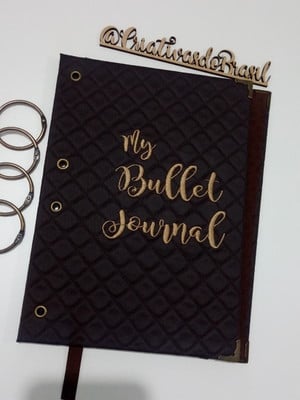 Capa de caderno argolado g em couro bordado