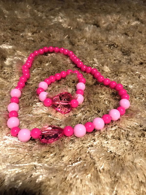 Conjunto colar e pulseira rosa