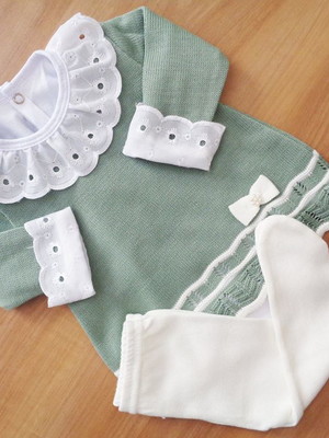 Vestido com calça em linha + body golinha bordado ingles