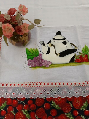 Pano de prato pintado com barrado tricoline crochê