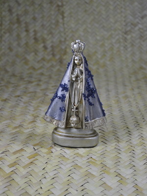 Estátua imagem nossa senhora aparecida 20 cm manto em renda