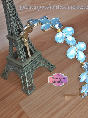 Tiara blue