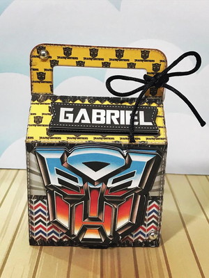 Caixa quadrada transformers.