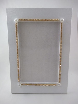 Porta retrato mdf decorado com strass e pérola