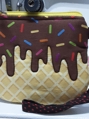 Necessaire sorvete de chocolate