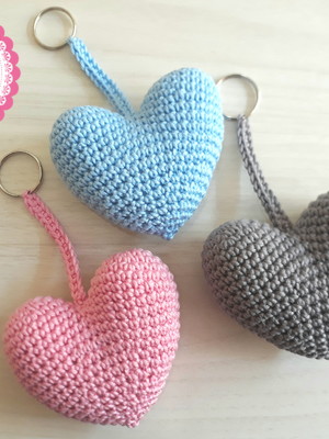 Chaveiro coração amigurumi