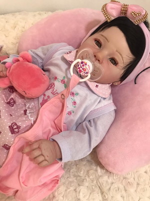 Bebê reborn, menina, corpo de pano, enxoval de princesa
