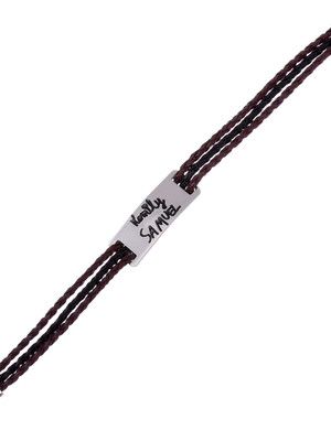 Pulseira em couro com placa com nome modelo 66