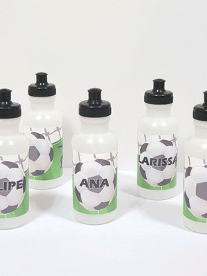 Lembrancinha futebol squeeze personalizado