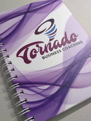 Caderno pequeno -60 folhas com pautas